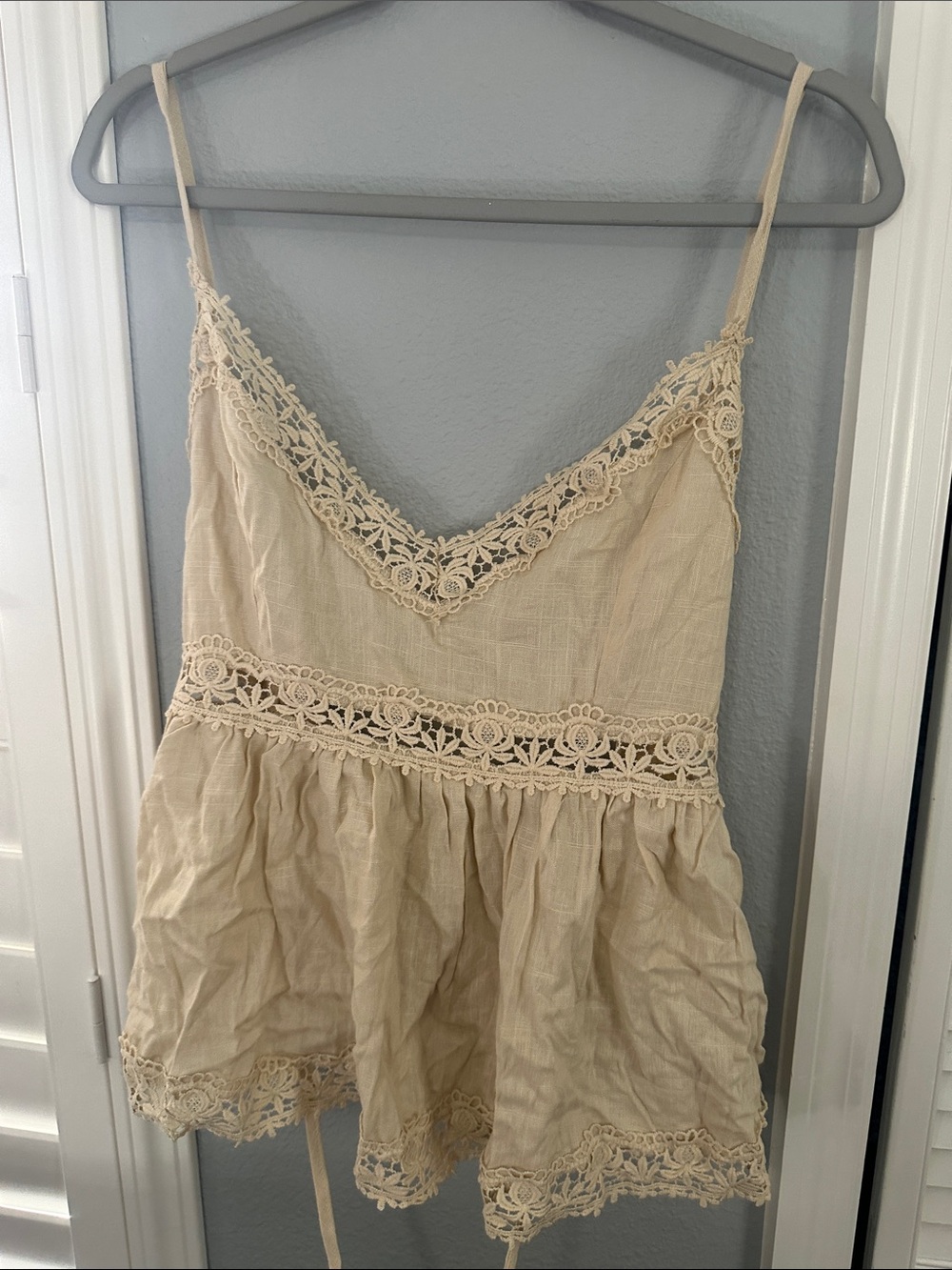 Cream Lace Trim Spaghetti Strap Tank Top